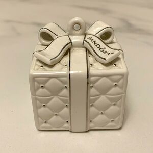 Pandora 2016 Elegant White & Silver Quilted Gift Box Christmas Ornament